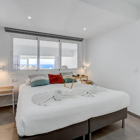 Stunning Flat With Wonderful Sea Views דירה קיאו סלבאחה