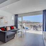 Stunning Flat With Wonderful Sea Views Lägenhet