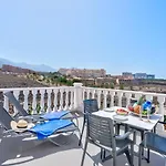 Stunning Flat With Wonderful Sea Views *