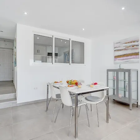 Stunning Flat With Wonderful Sea Views * 칼라오살바헤