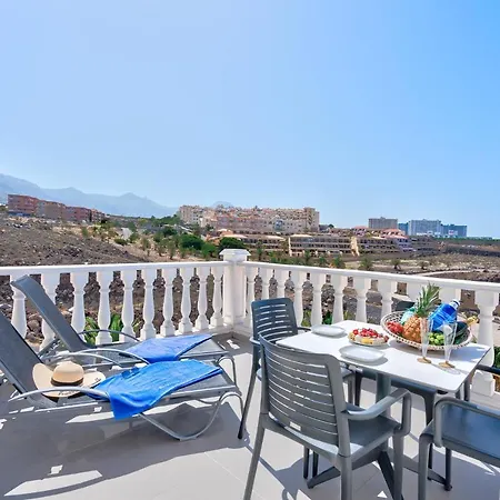 Stunning Flat With Wonderful Sea Views By Olax *