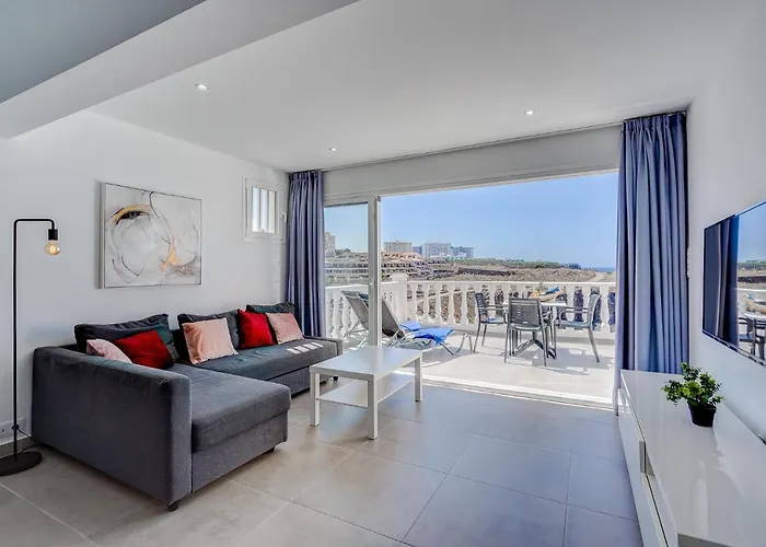 Stunning Flat With Wonderful Sea Views Apartment