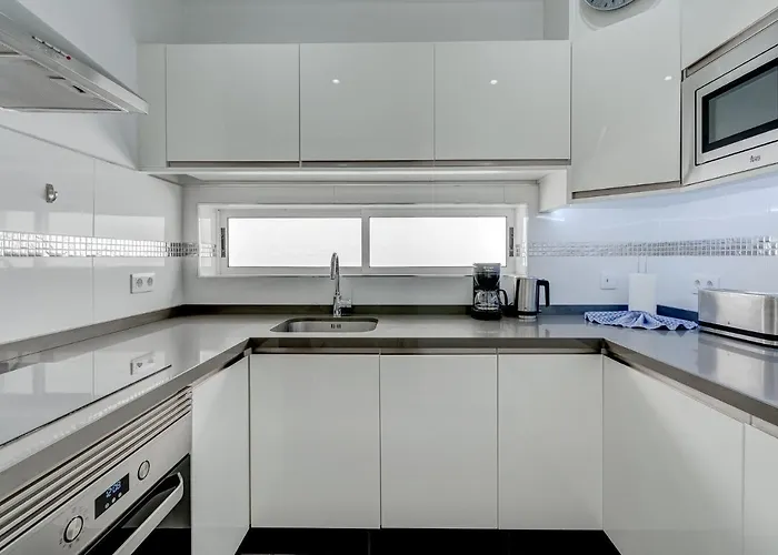 Apartment Stunning Flat With Wonderful Sea Views